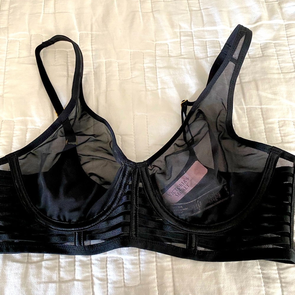 New Victoria’s Secret Unlined Bra, Black 34C